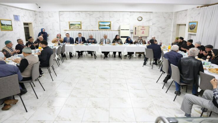 Düzce Valisi Mehmet Makas Huzurevinde Büyüklerle İftar Sofrasında Buluştu