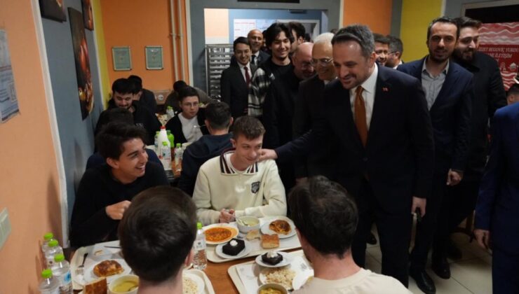 Bakan Yardımcısı Eminoğlu,Düzce’de Gençlerin Sofrasına Konuk Oldu
