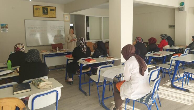 Gümüşova’da Kursiyerlere Sağlık Eğitimi Verildi