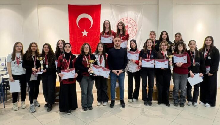 Düzce’de Okul Sporları Satranç Müsabakaları Tamamlandı