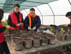 Düzce Tarım Akademisi’nden Gençlere Hem Teorik Hem Uygulamalı Tarım Eğitimi