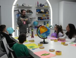 Düzce Belediyesi Bilim Merkezi Mart Ayı Atölyeleriyle Öğrencilerle Buluşuyor