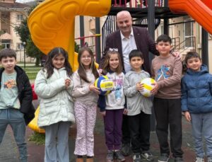 Başkan Yılmaz Yıldız, Yeşiltepe Mahallesi’nde Çocuklarla Buluştu