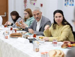 Söz Verdi, Unutmadı: Vali Makas Çocuklarla Kahvaltıda Buluştu