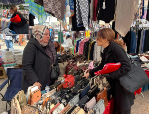 Zafer Partisi Düzce İl Başkanı Hülya Eroğlu Pazarda Esnaf ve Vatandaşlarla Buluştu