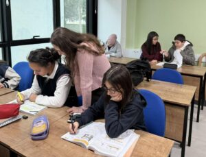 “Gönülden Gönüle Öğreniyorum” Projesiyle Eğitime Destek