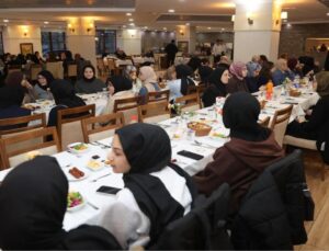 Azmimilli Mahallesi’nde Kız Öğrencilere Özel İftar Programı