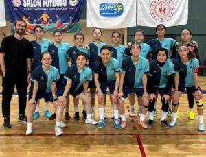 Düzce Üniversitesi Salon Futbolu Kadın Takımı 2. Oldu