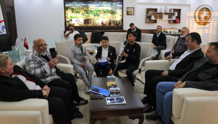 Başkan Faruk Özlü Roman Vatandaşlarla Buluştu: “Gençler Sahneye Hazır”