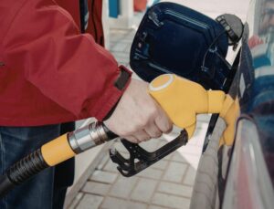 Akaryakıta Gece Yarısı Zammı: Düzce’de Tabelalar Yenilendi