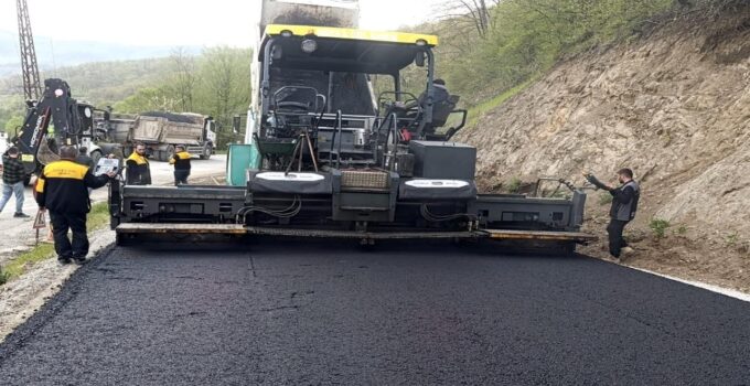 Gümüşova’da Köy Yollarında Asfalt Çalışması Tamamlandı