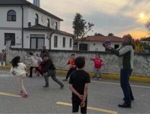 Bir Oyun, Bir Umut: Dedeler Mahallesi’nde Yürekleri Isıtan Buluşma