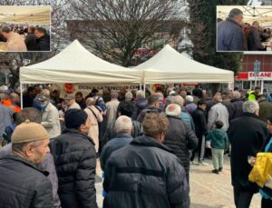 Düzce Gazeteciler Cemiyeti Cuma Namazı Sonrası İkram