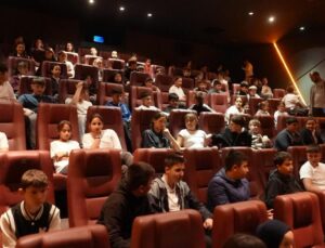Düzce Belediyesi’nden Öğrencilere Sinema Etkinliği