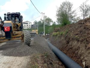 Kemerkasım Köyü’nde Koruge Boru Çalışmaları Sürüyor