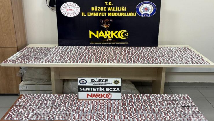 Düzce’de Eş Zamanlı Narkotik Operasyonu: 1 Milyon Liralık Sentetik Ecza Ele Geçirildi