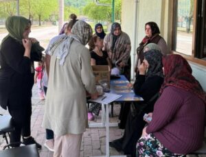 Mobil Sağlık Ekipleri Elmacık Köyü’nde Vatandaşlarla Buluştu