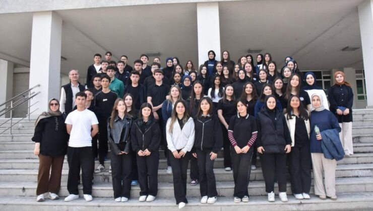 Düzce Üniversitesi Sağlık Bölümlerine Lise Öğrencilerinden Tanıtım Ziyareti