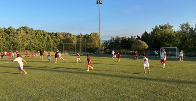 Cumayeri’nde Babalar ve Çocuklar Aynı Sahada Ter Döktü