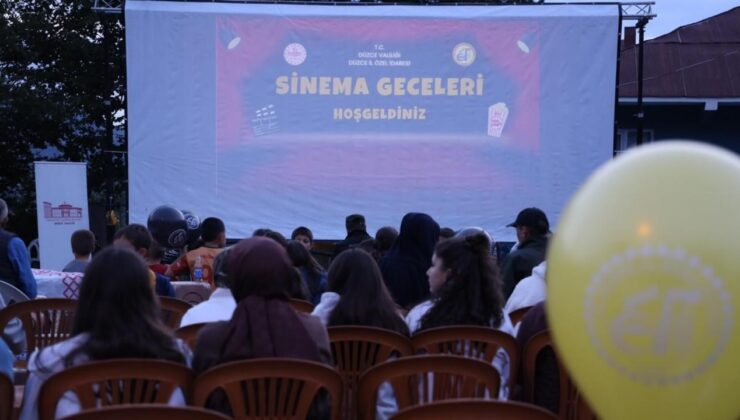 Bakacak Köyü’nde Açık Hava Sineması Nostaljisi Yaşandı