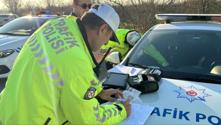 Düzce’de Trafik Denetimlerinde 1.137 Sürücüye Ceza, 220 Araç Trafikten Men