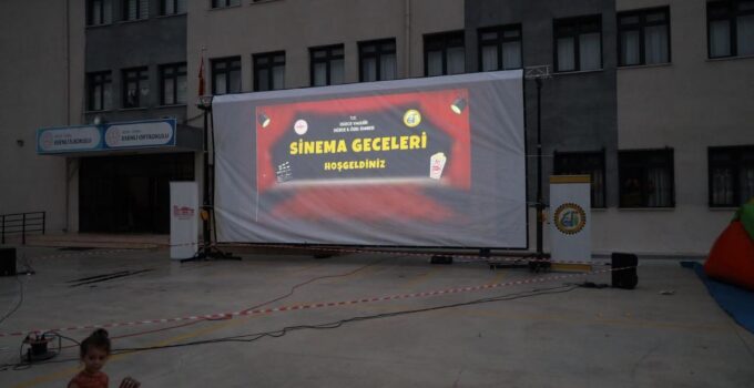 Esenli Köyü’nde Açık Hava Sineması Keyfi