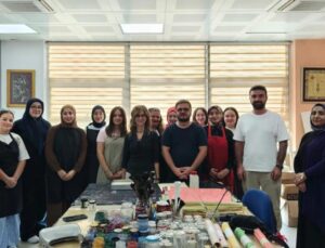 İl Müdürü Alemdaroğlu’ndan Ebru Kursuna Ziyaret